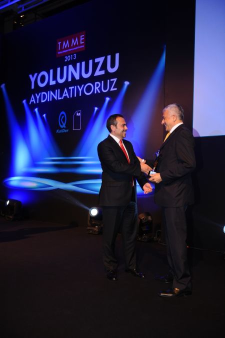 KalDer Yönetim Kurulu Üyesi  Hakan Öker ve Toyota Kurumsal İletişim Direktörü Selim Okutur