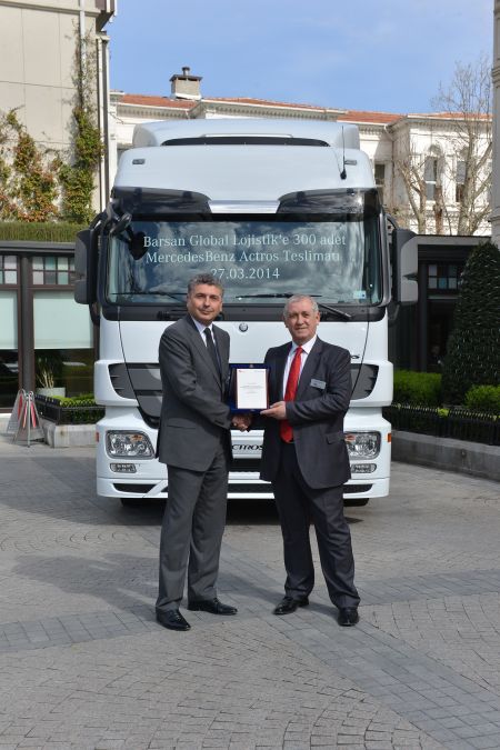 Mercedes-Benz Türk'ten Barsan Global Lojistik'e 300 adet Actros teslimati (5)