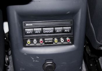 Yeni Peugeot 5008 1.6 e-HDi Allure- arka video butonlar