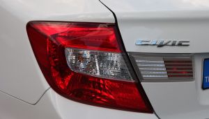 Honda Civic 1.6 Executive Eco Smart - arka far