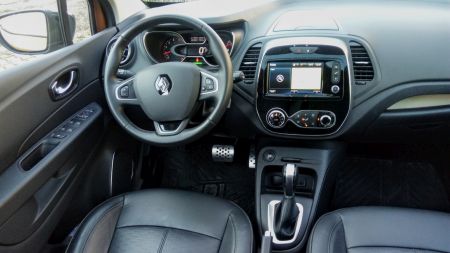 Renault captur 1.5 dci icon edc -kokpit