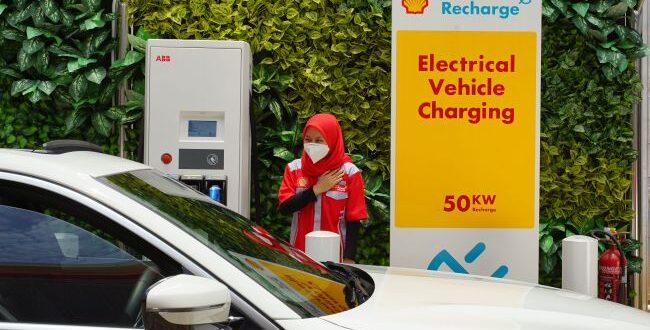 ABB, elektrikli araç şarj çözümleri ile Shell Endonezya’nın altyapısını güçlendiriyor